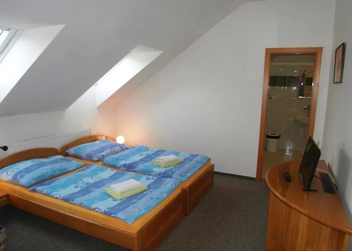 A Restaurace U Veterana Πανσιόν Frenštát pod Radhoštěm